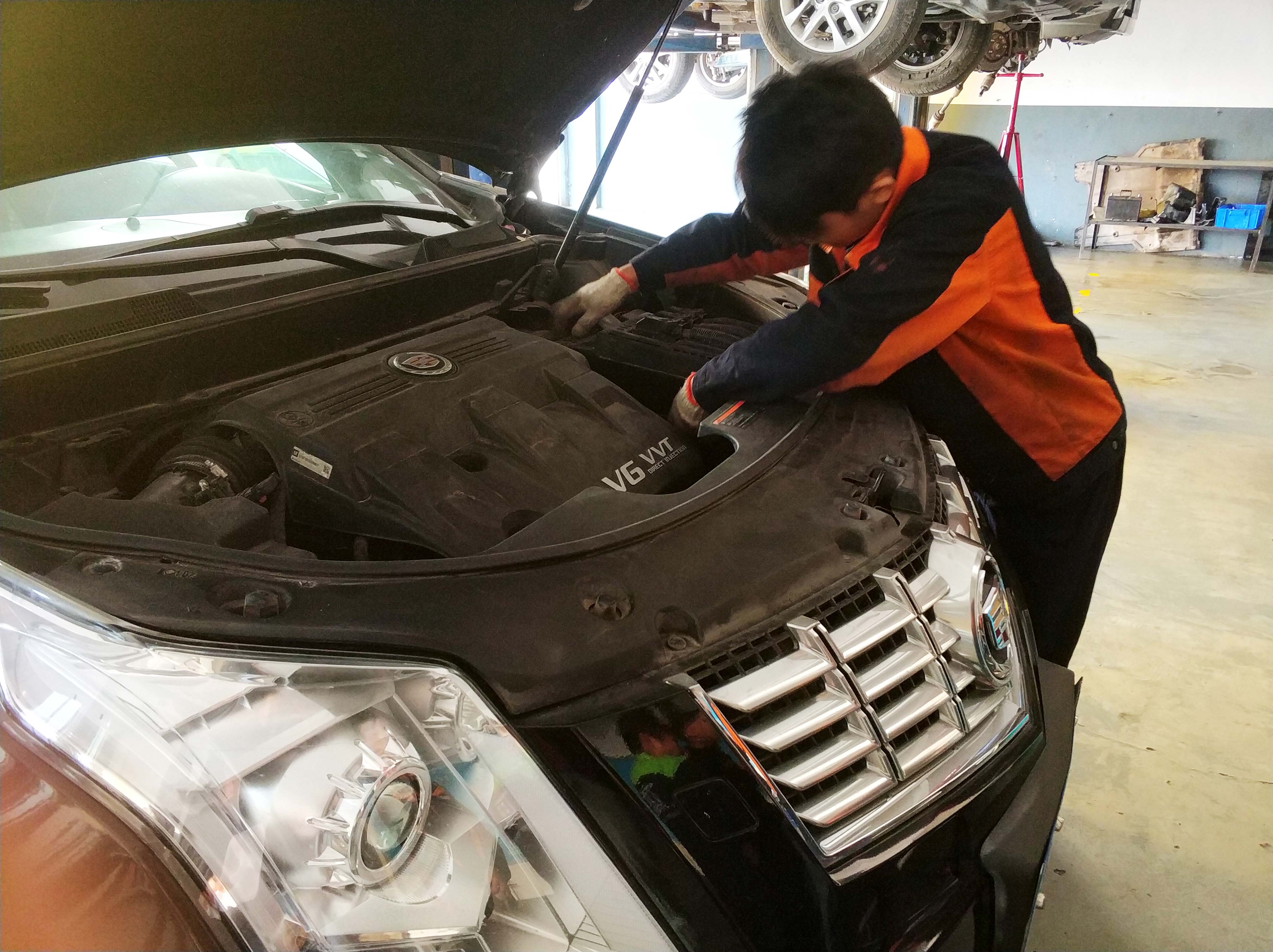 凱迪拉克SRX變速箱故障維修